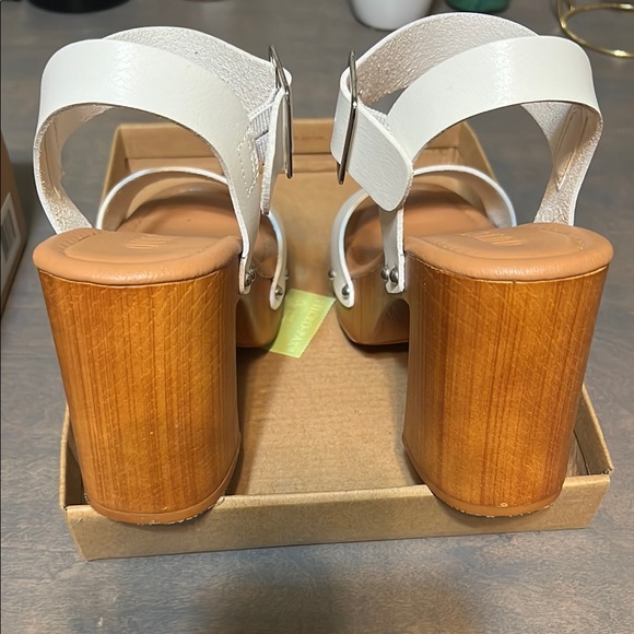 White Leather Platform Sandals - Picture 4 of 4